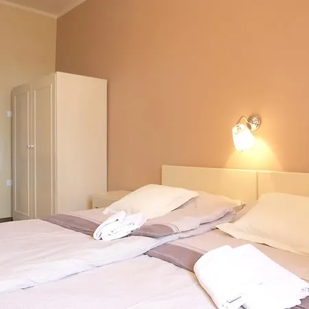 Bed & Breakfast Pansion Ucka Icici